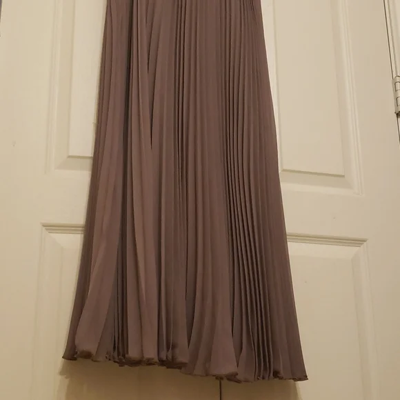 Vera Wang long pleated dress - Picture 4 of 5
